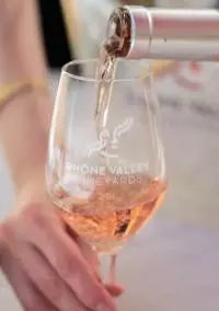 Verre de vins rosé