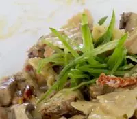 Poulet de Bresse à la crème et aux champignons